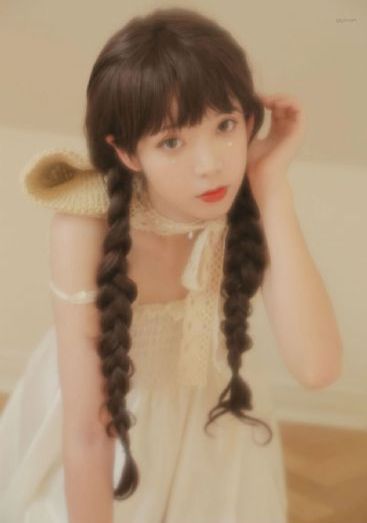动漫美女隐私打扑克视频_无删减完整版在线观看