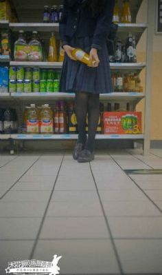 年轻的邻居2_国产剧神马影院在线